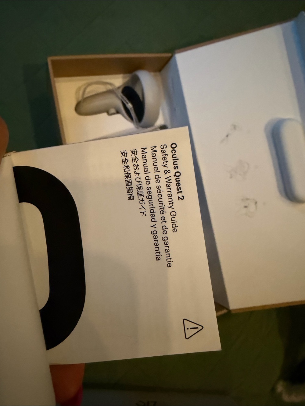 Oculus Quest 2 VR Headset with White Controllers